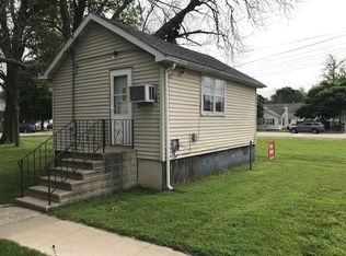 110 W John St, Forrest, IL 61741