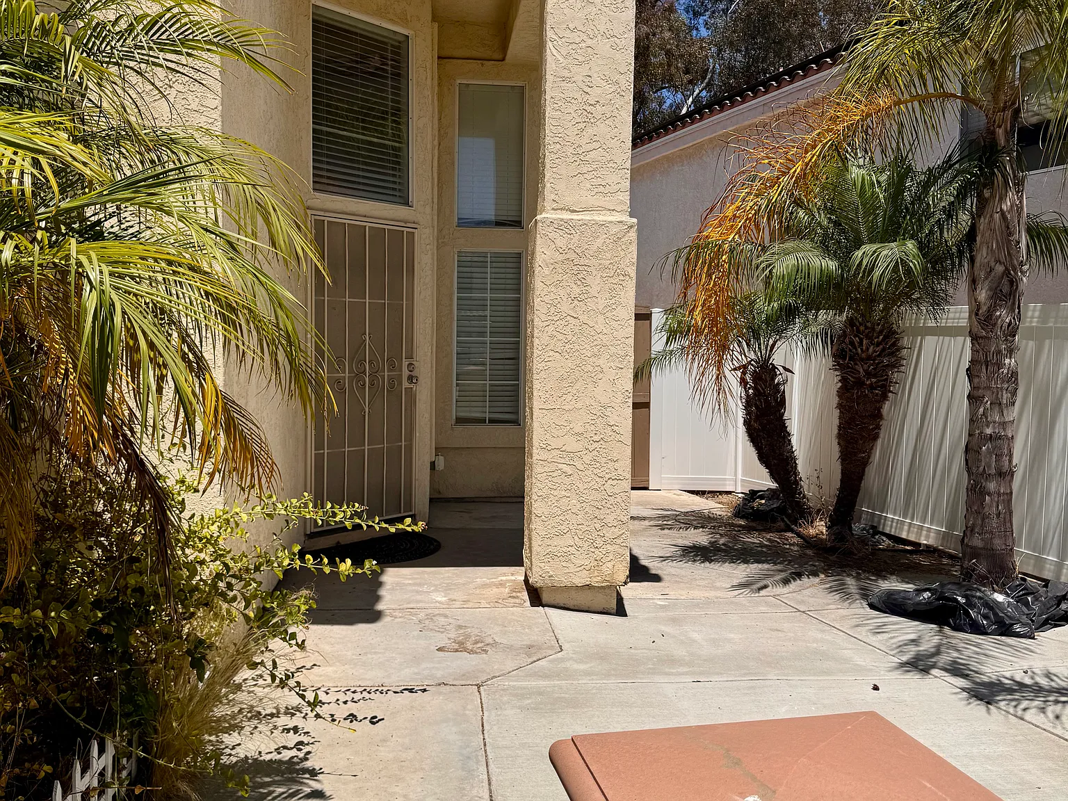 4 bed, 2000 sqft, $4,650 — Photo 2