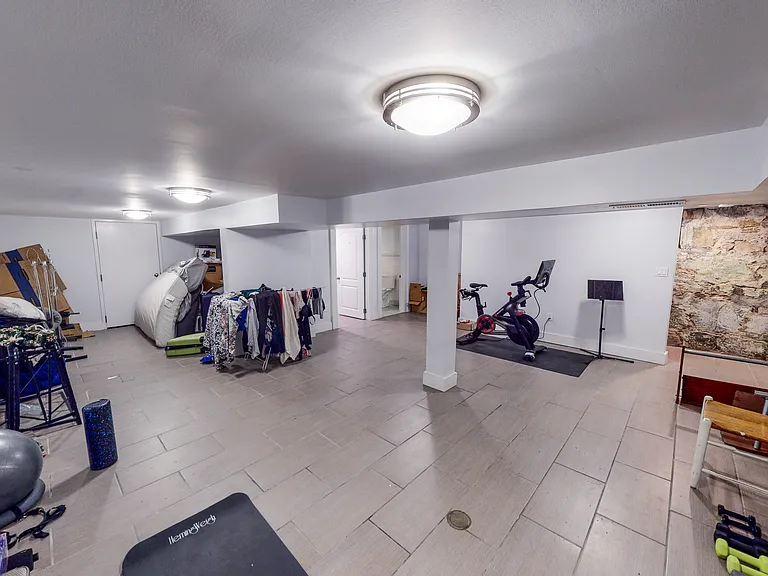 855 State St #TOWNHOUSE — Photo 40