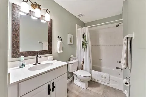 100 Palm Harbor Pkwy — Photo 22