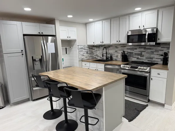 697 E Mountain Rd Unit B4, Killington, VT 05751