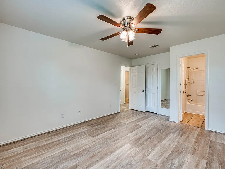1511 Claremont Cir #A — Photo 6