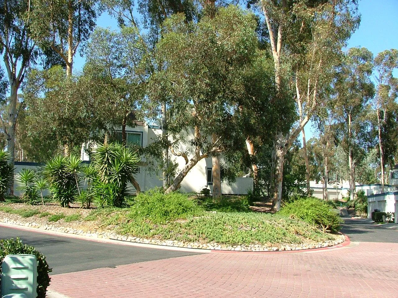 3 bed, 2.5 bath, 1722 sqft, $3,900 — Photo 2