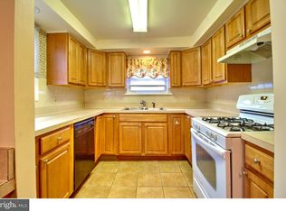 1122 Spruce St, Reading, PA 19602