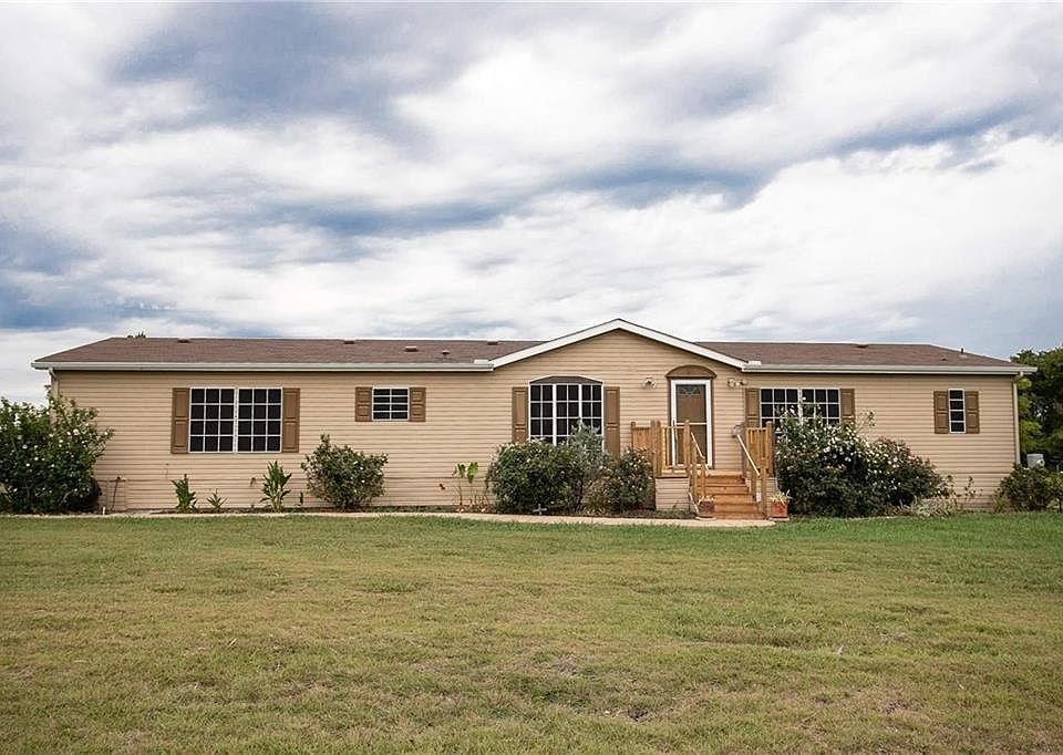 1st image of 3089 Fall Brook Dr