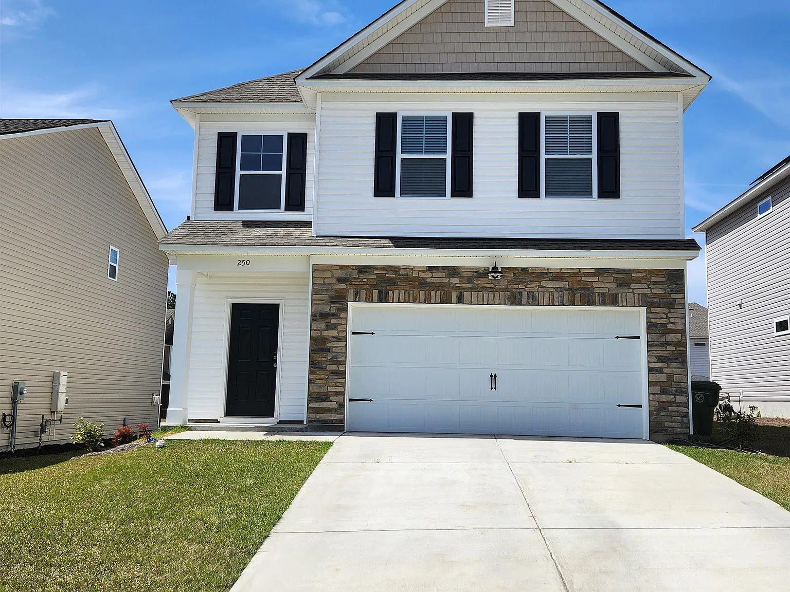 3 bed, 1694 sqft, $2,150 — Photo 1