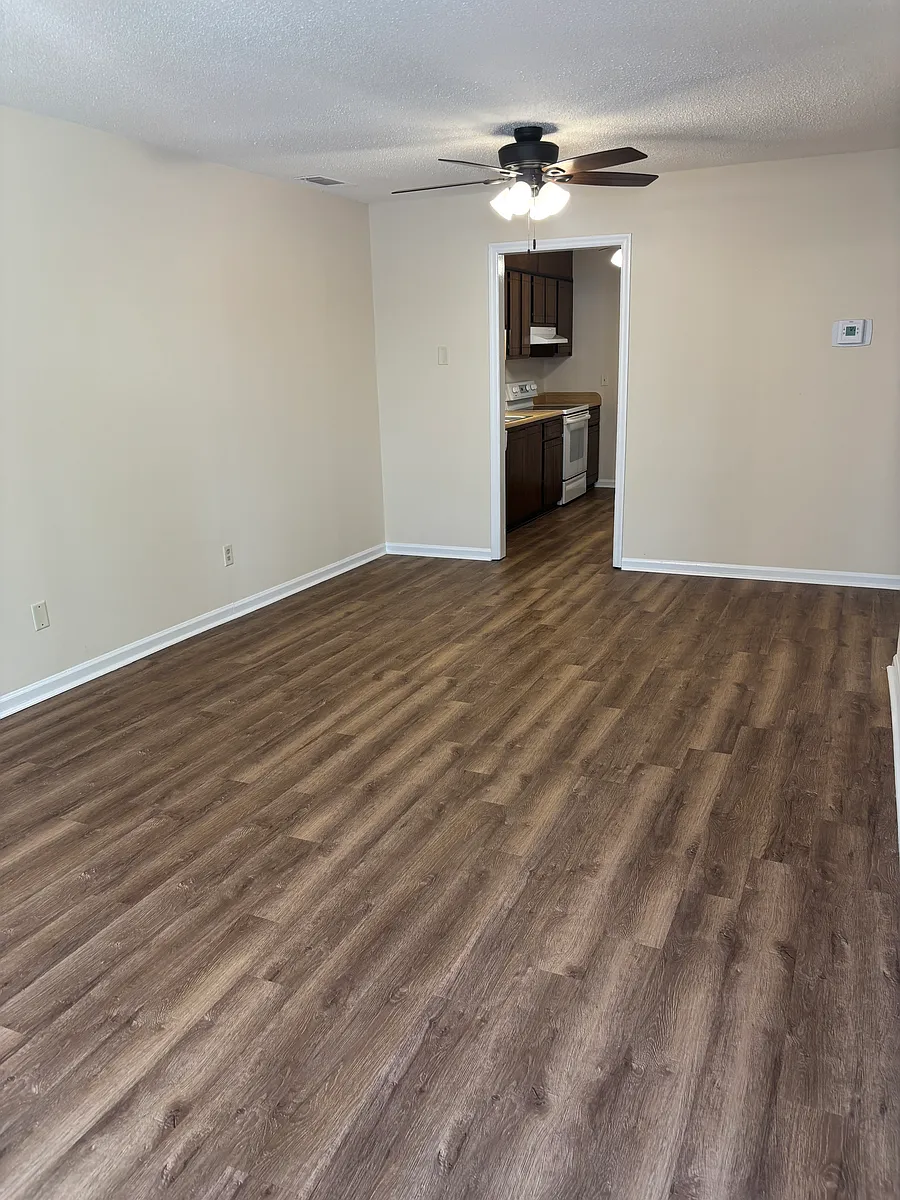 Building Photo - 108 East Dr #B