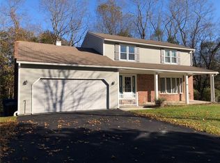 2 Jodie Beth Dr, East Greenwich, RI 02818