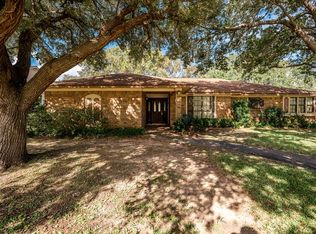 5000 Magnolia Ln, Bay City, TX 77414