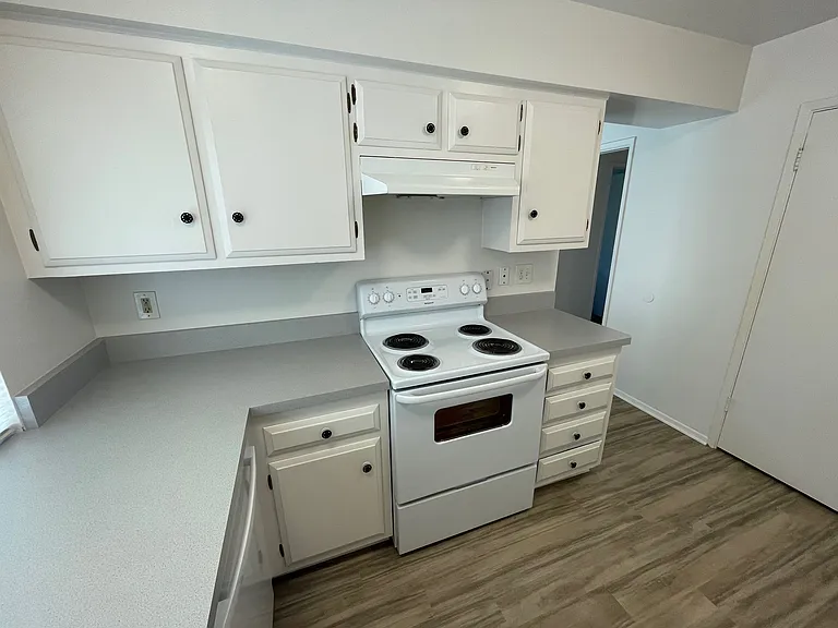 7369 Elmhurst Pl — Photo 11