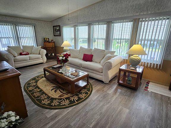 3rd image of 185 Date Palm Ct