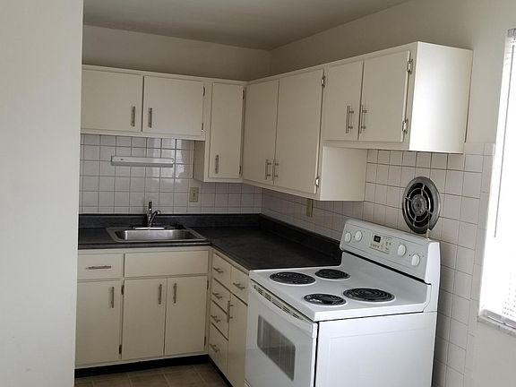 3rd image of 4258 Lasata Dr