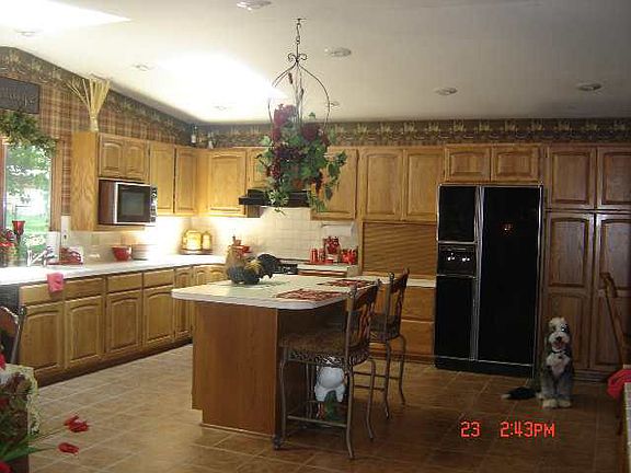 5th image of 220 Belair St