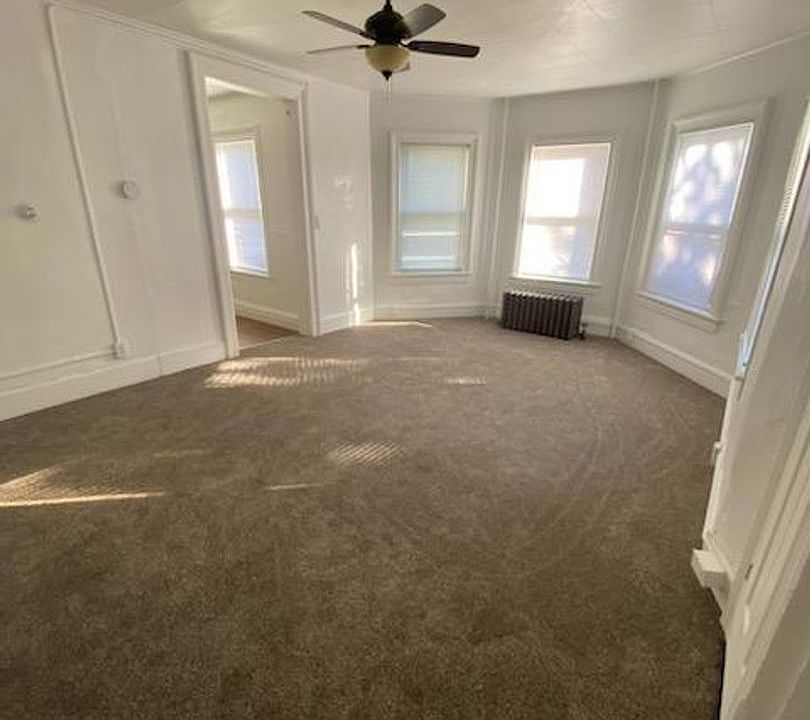 1st image of 817 King St #823