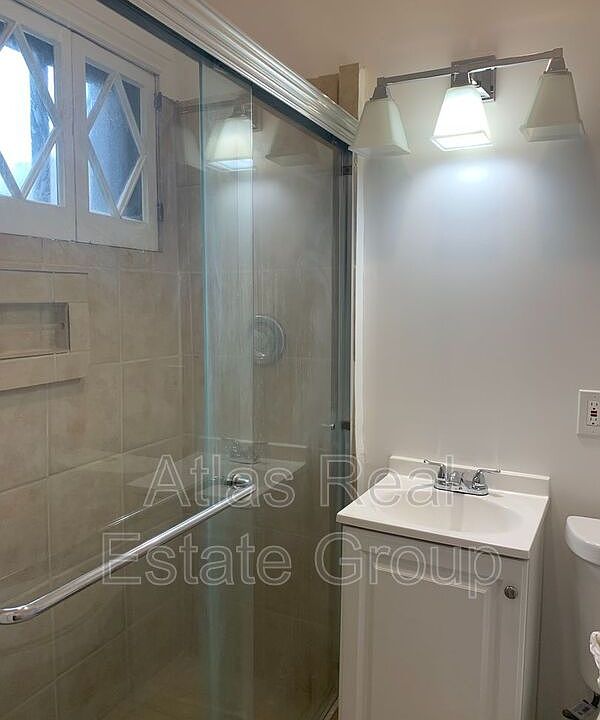 2nd image of 2545 N Champa St Unit 6