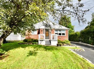 213 Wilmore Pl, Syracuse, NY 13208
