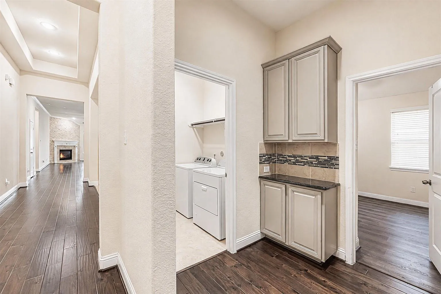 4 bed, 3.0 bath, 2692 sqft, $3,000 — Photo 4