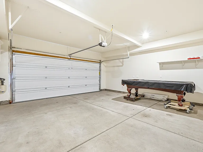 3818 E Commerce Way — Photo 22