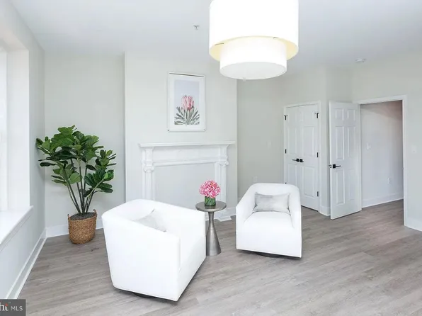 1122 N Calvert St APT 1, Baltimore, MD 21202