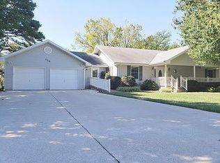 938 Julian St, Marshfield, MO 65706