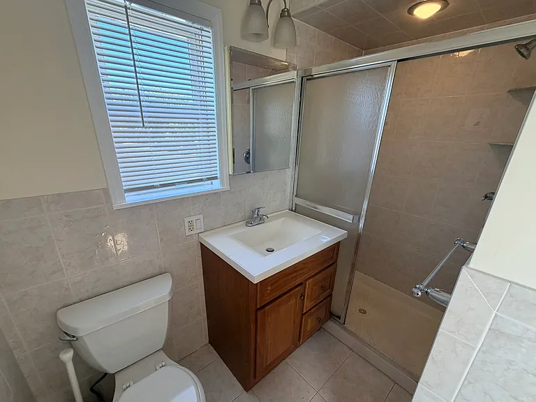 14 Oakwood Ave #4 — Photo 5