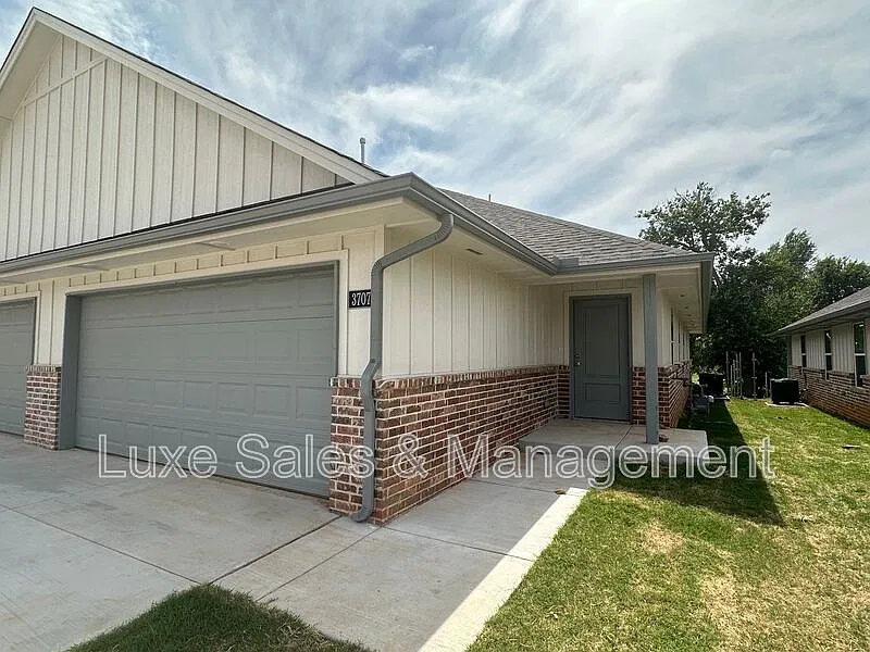 3702 Franks Way