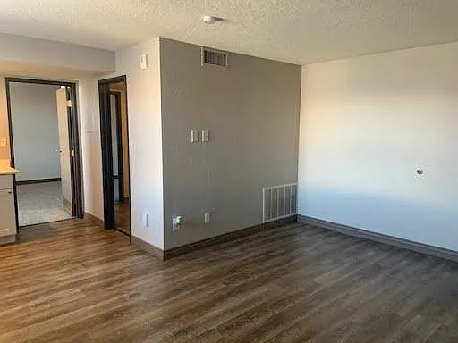 The Bigelow Apartments — Photo 29