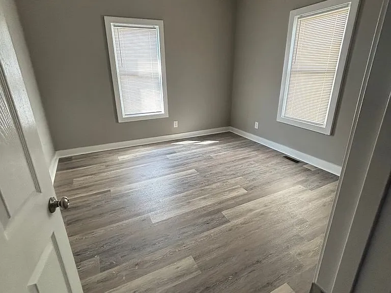 324 E 12th Ave — Photo 7