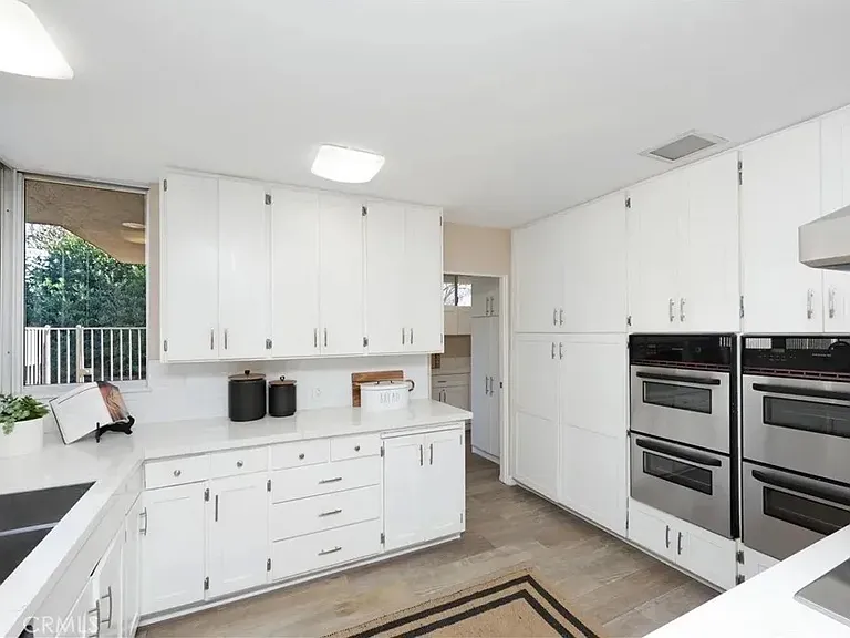 9844 Pangborn Ave — Photo 13