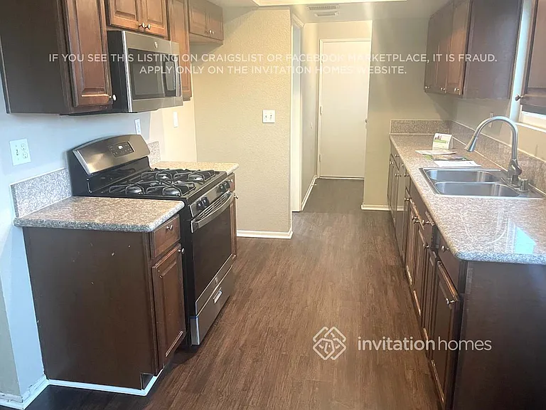5794 N East St — Photo 3