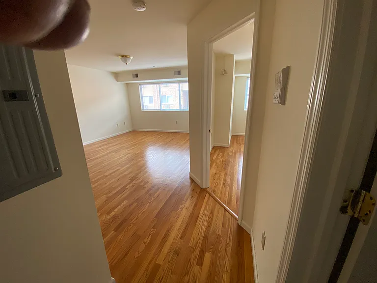 Rutgers Court Apartments — Photo 24