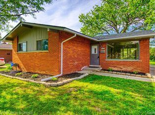 32844 Joy Rd, Livonia, MI 48150