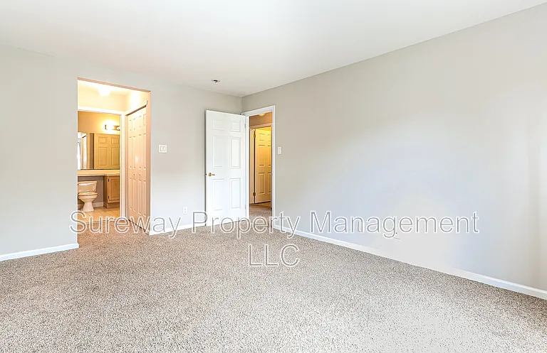 4406 Aberdeen Ln — Photo 9