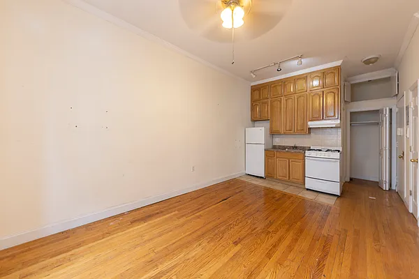 Rented by Compass | media 11