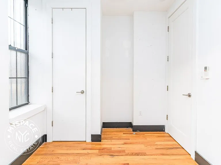 256 Irving Ave #2R — Photo 5