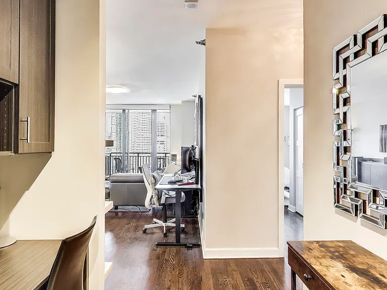 330 N Jefferson St #1703 — Photo 2