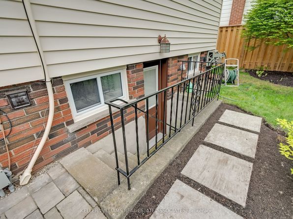 3387 Regal Rd, Burlington, ON L7N 1L9