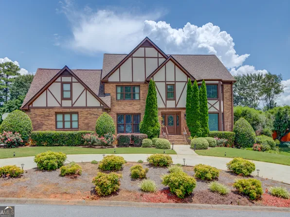 710 Hambrick Dr, Lilburn, GA 30047