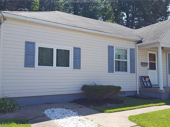 3rd image of 1028 Village Dr