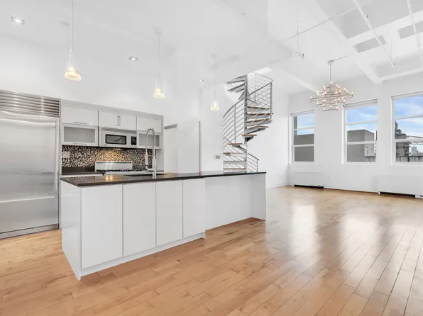 55 Berry Street image 1 of 10