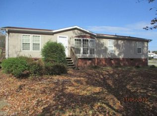 102 North Dr, Jonesville, NC 28642