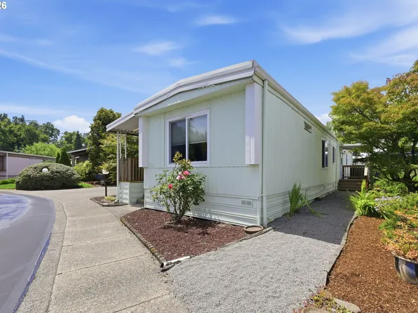 658 S 57th St Space 35, Springfield, OR 97478
