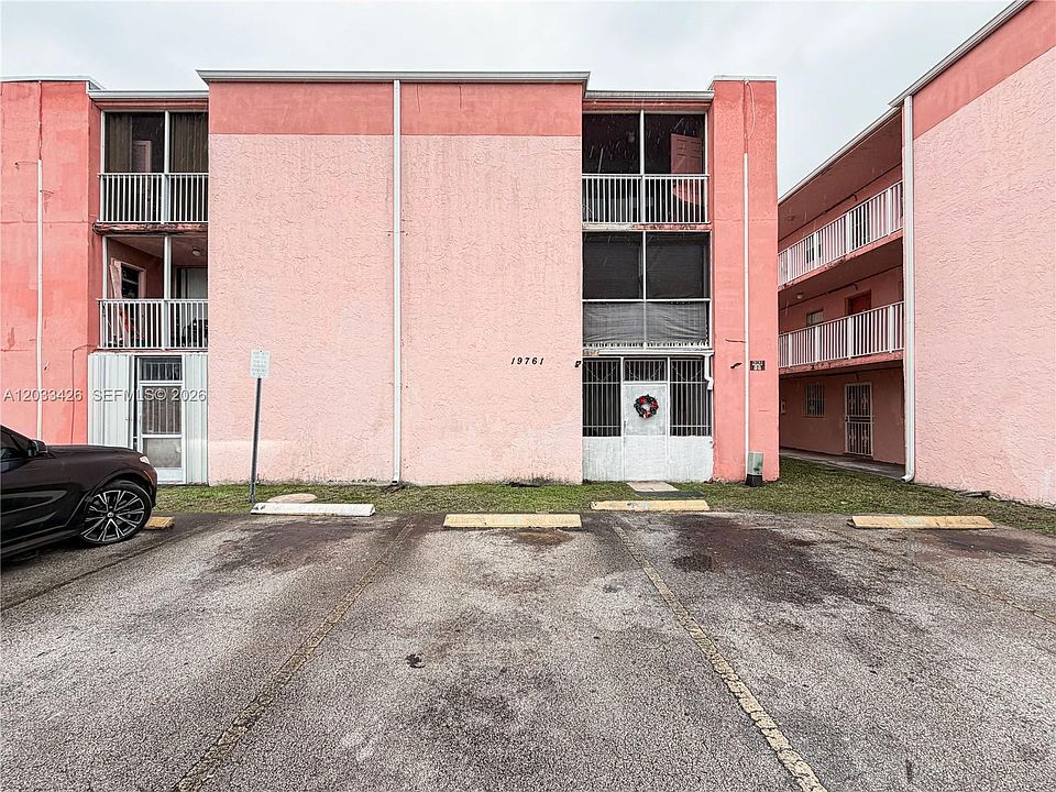 1st image of 19761 SW 114th Ave APT 338