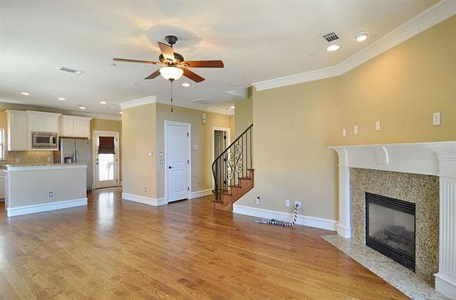 1st image of 4150 Druid Ln APT 2