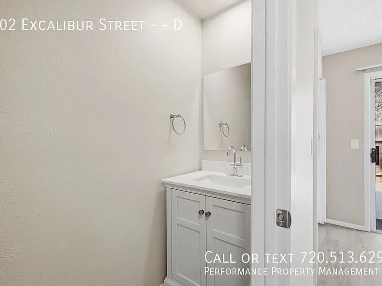 802 Excalibur St #D — Photo 8