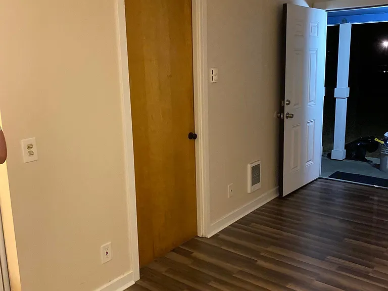 9507 Winona St SW — Photo 12