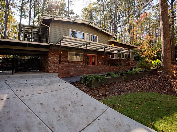 2nd image of 3889 Foxford Dr