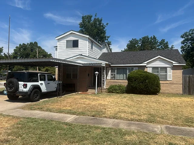5 bed, 1943 sqft, $1,800 — Photo 1