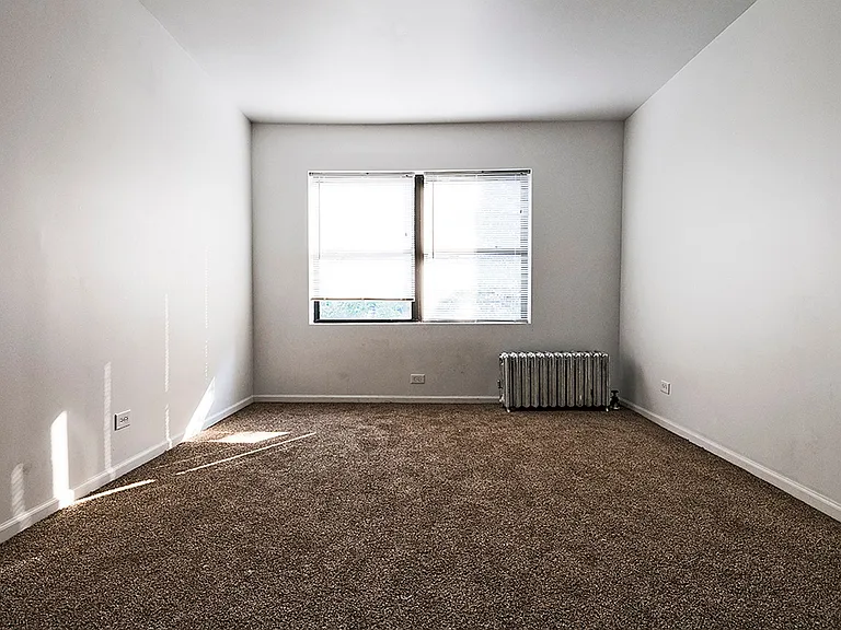 7754 S Loomis — Photo 25