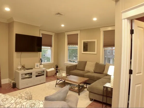 10 Savin Hill Ave #2, Dorchester, MA 02125